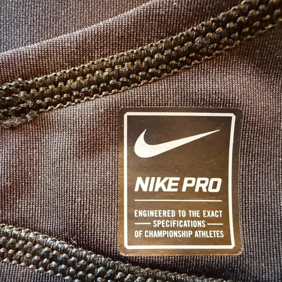 BLACK NIKE PRO DRI-FIT SKULL WRAP - Picture 3 of 3